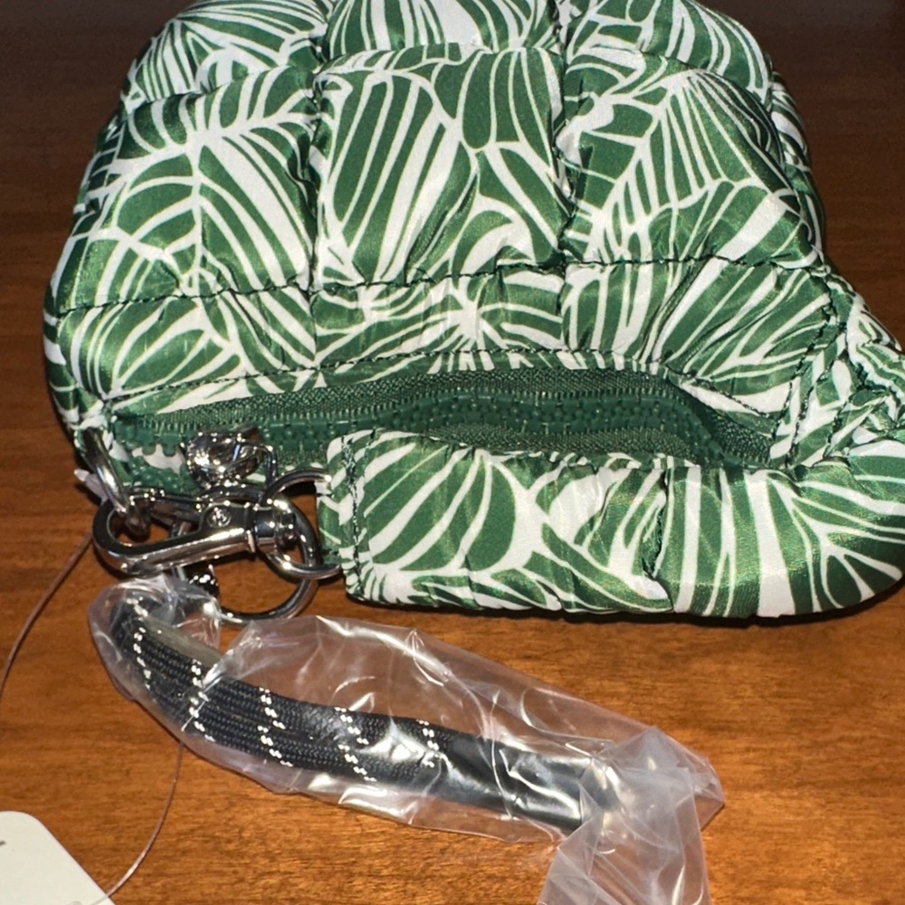 FP Movement Printed Micro Pouch in Green & White Toucan Tropics NWT - Picture 4 of 9